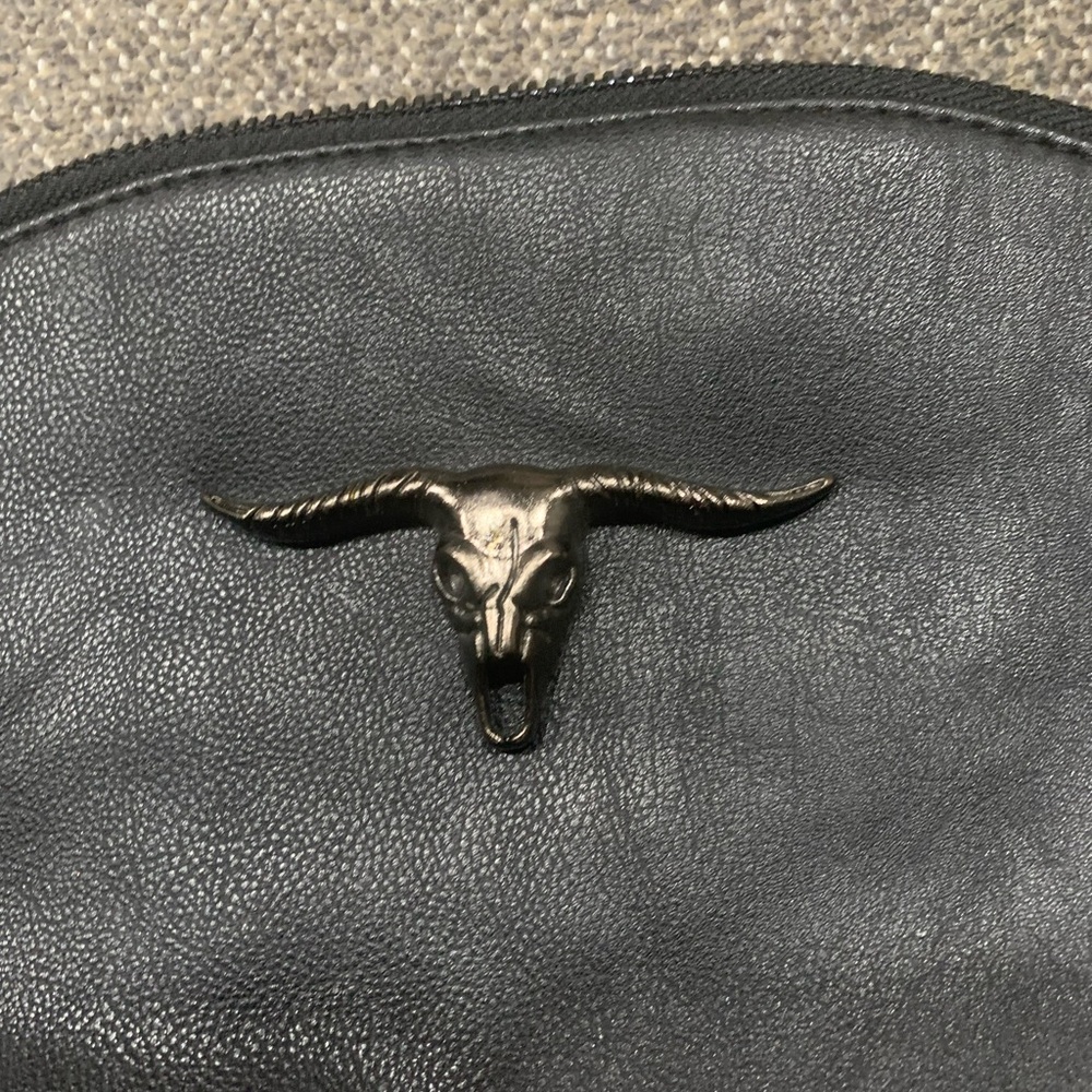 ⭐️Black Faux Leather Longhorn Clutch Purse - Picture 2 of 4